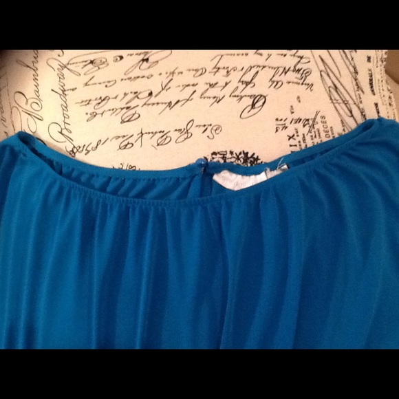 Your New Favorite Shirt! Stunning! Large-Slimming - Picture 3 of 7